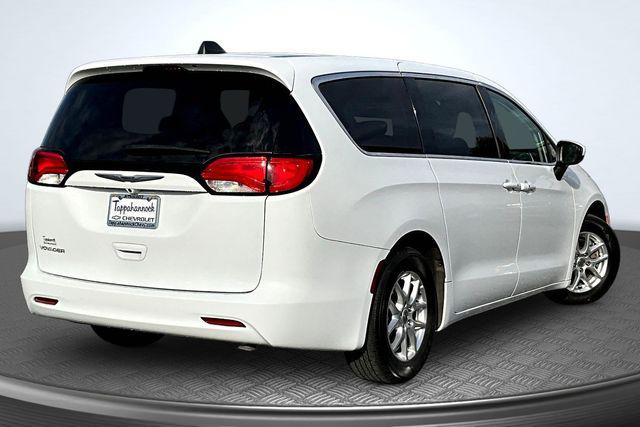 2022 Chrysler Voyager LX