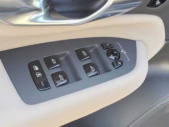 2026 Volvo XC90 Core, B5 AWD Gas (mild hybrid), Gasoline, Bright, 7 Seats