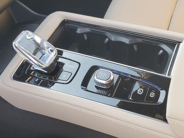 2026 Volvo XC90 Core, B5 AWD Gas (mild hybrid), Gasoline, Bright, 7 Seats