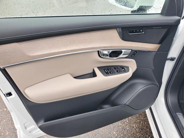 2026 Volvo XC90 Plus, B5 AWD Gas (mild hybrid), Gasoline, Bright, 7 Seats