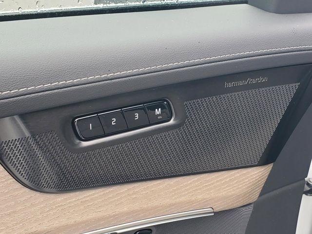 2026 Volvo XC90 Plus, B5 AWD Gas (mild hybrid), Gasoline, Bright, 7 Seats