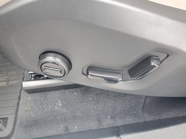 2026 Volvo XC90 Plus, B5 AWD Gas (mild hybrid), Gasoline, Bright, 7 Seats