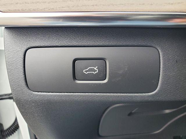 2026 Volvo XC90 Plus, B5 AWD Gas (mild hybrid), Gasoline, Bright, 7 Seats