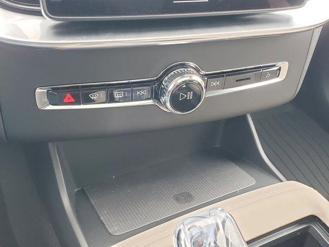 2026 Volvo XC90 Plus, B5 AWD Gas (mild hybrid), Gasoline, Bright, 7 Seats