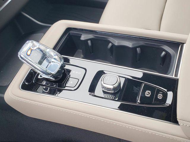 2026 Volvo XC90 Plus, B5 AWD Gas (mild hybrid), Gasoline, Bright, 7 Seats