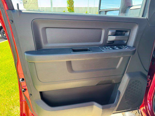 2026 Ram 2500 Black Express Crew Cab 4x4 64 Box