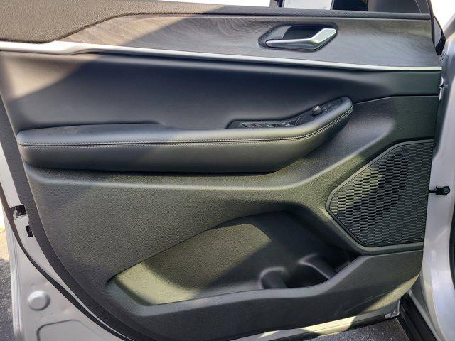 2026 Jeep Grand Cherokee Altitude 4x2