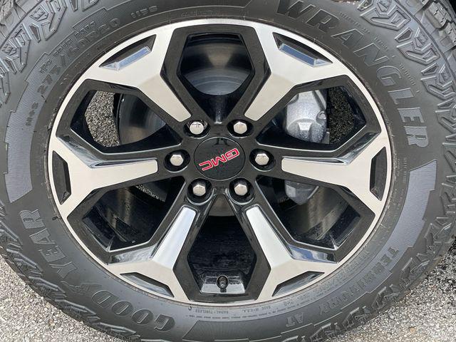 2026 GMC Yukon 4WD AT4