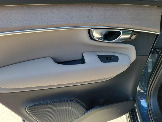 2026 Volvo XC90 Plug-In Hybrid Core, T8 AWD, Electric/Gasoline, Bright, 7 Seats