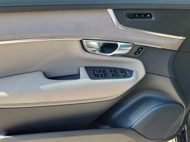 2026 Volvo XC90 Plug-In Hybrid Core, T8 AWD, Electric/Gasoline, Bright, 7 Seats