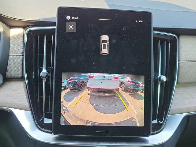 2026 Volvo XC90 Plug-In Hybrid Core, T8 AWD, Electric/Gasoline, Bright, 7 Seats
