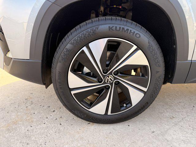 2026 Volkswagen Taos SE