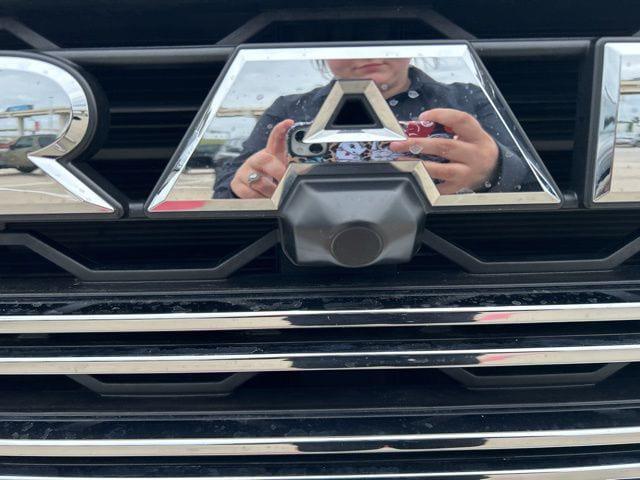 2025 Ram 3500 Laramie Crew Cab 4x4 8' Box