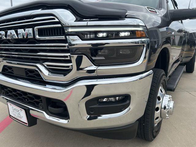 2025 Ram 3500 Laramie Crew Cab 4x4 8' Box