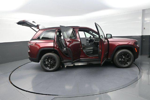 2026 Jeep Grand Cherokee Altitude 4x4