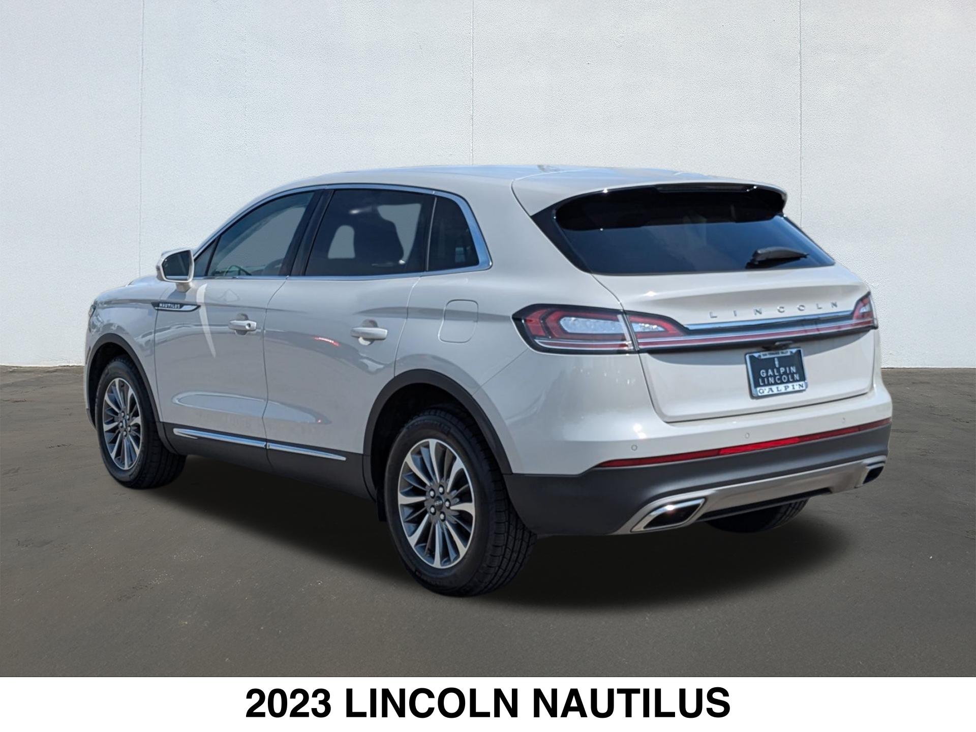 View vehicle photo 3