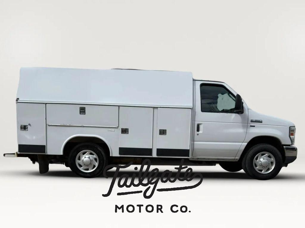 2012 Ford E-Series's photo