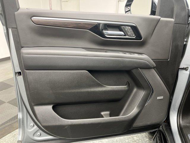 2025 Chevrolet Suburban 4WD Premier