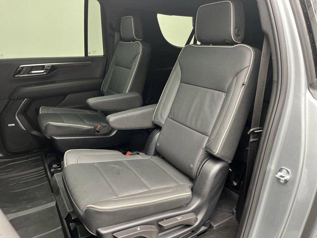 2025 Chevrolet Suburban 4WD Premier