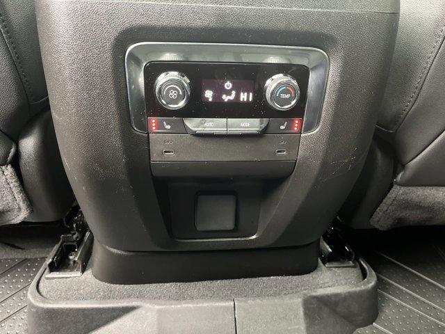 2025 Chevrolet Suburban 4WD Premier