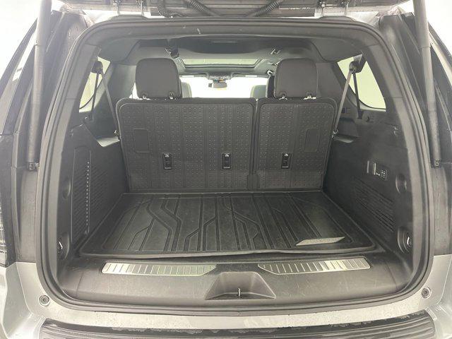 2025 Chevrolet Suburban 4WD Premier