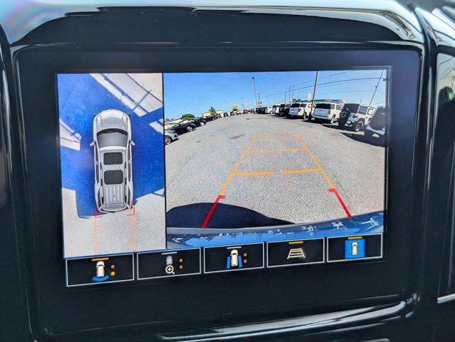 2023 Chevrolet Traverse AWD LT Leather