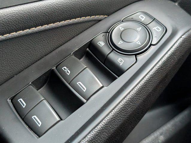 2023 Chevrolet Traverse AWD LT Leather