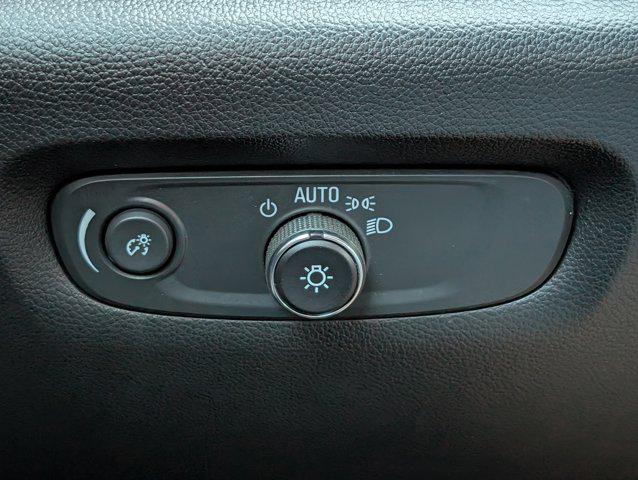 2023 Chevrolet Traverse AWD LT Leather