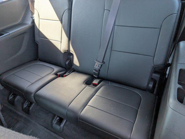 2023 Chevrolet Traverse AWD LT Leather