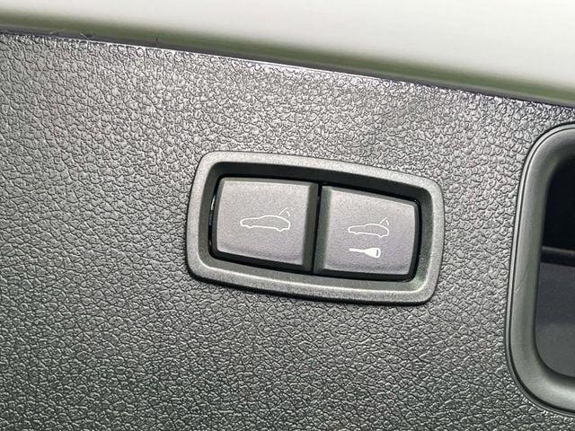 2026 Porsche Macan Unknown