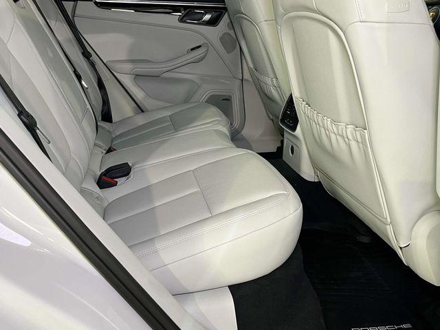2026 Porsche Macan Unknown