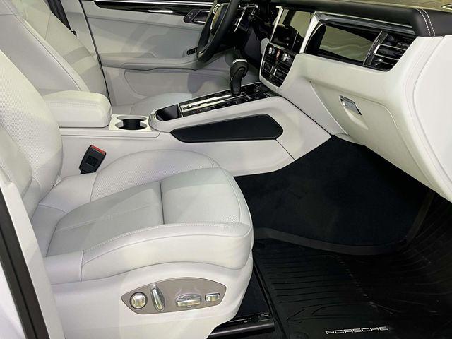 2026 Porsche Macan Unknown
