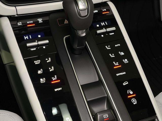 2026 Porsche Macan Unknown