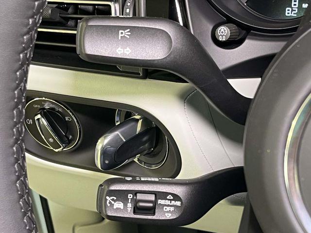 2026 Porsche Macan Unknown