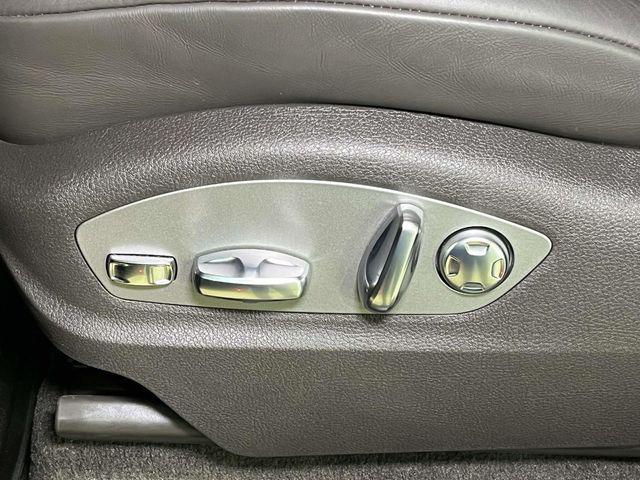 2025 Porsche Macan Unknown
