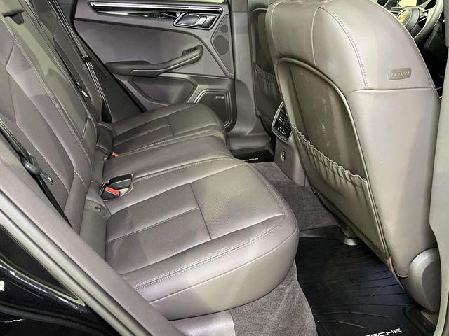 2025 Porsche Macan Unknown