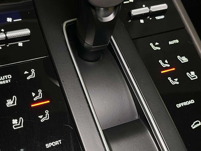 2025 Porsche Macan Unknown