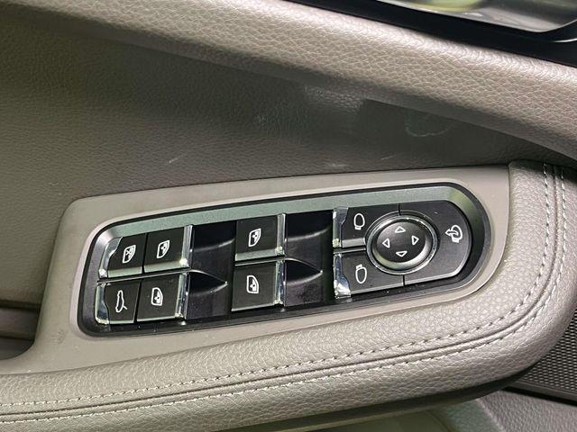 2025 Porsche Macan Unknown