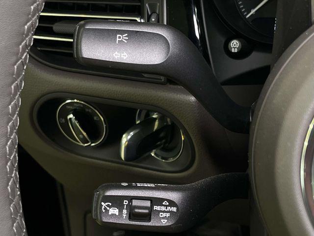 2025 Porsche Macan Unknown