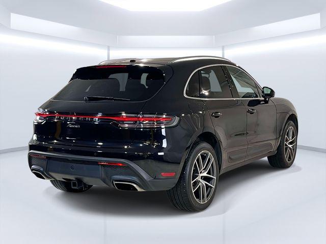 2025 Porsche Macan Unknown
