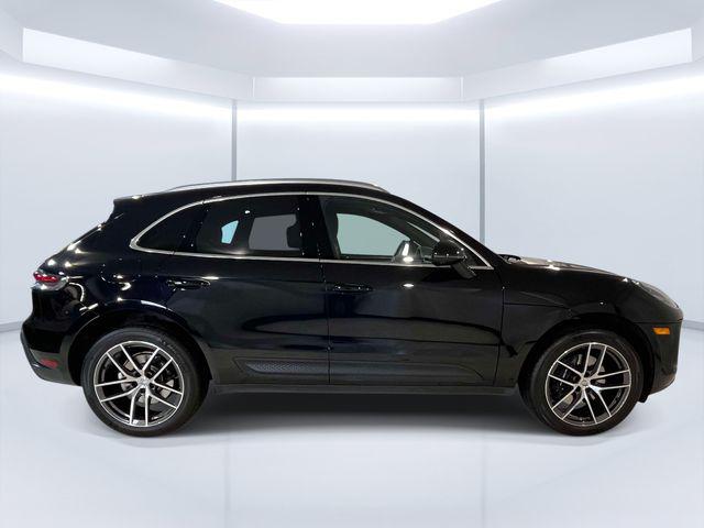 2025 Porsche Macan Unknown