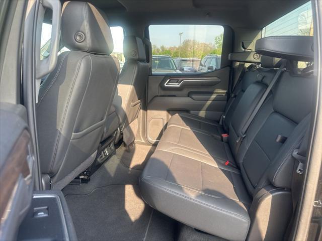 2025 GMC Sierra 1500 4WD Crew Cab Short Box SLT
