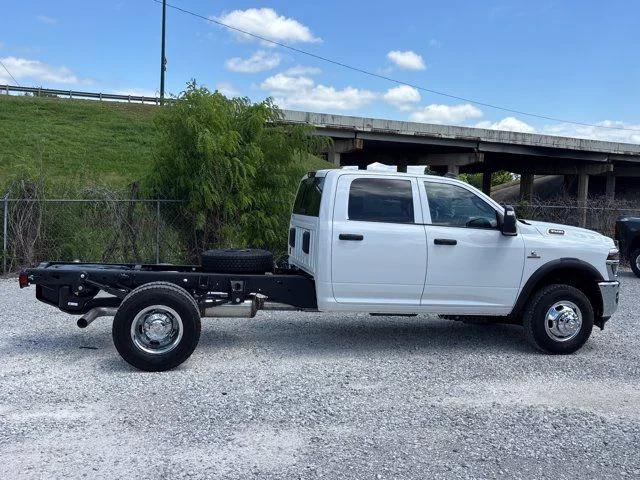 2026 RAM 3500 Chassis RAM 3500 TRADESMAN CREW CAB CHASSIS 4X4 60 CA