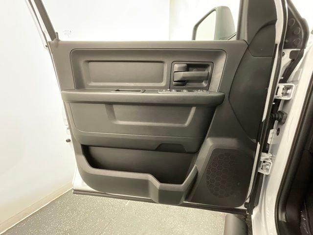 2026 Ram 2500 Black Express Crew Cab 4x4 6'4" Box