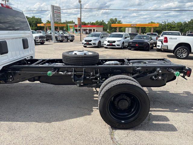 2026 RAM Ram 5500 Chassis Cab RAM 5500 TRADESMAN CHASSIS CREW CAB 4X4 84 CA