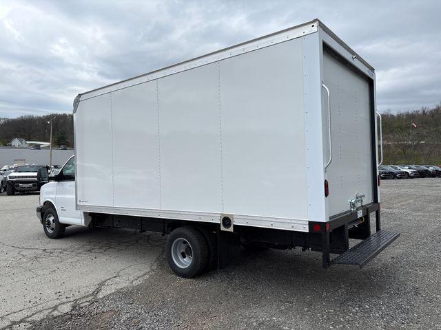 2026 GMC Savana Cutaway 4500 Van