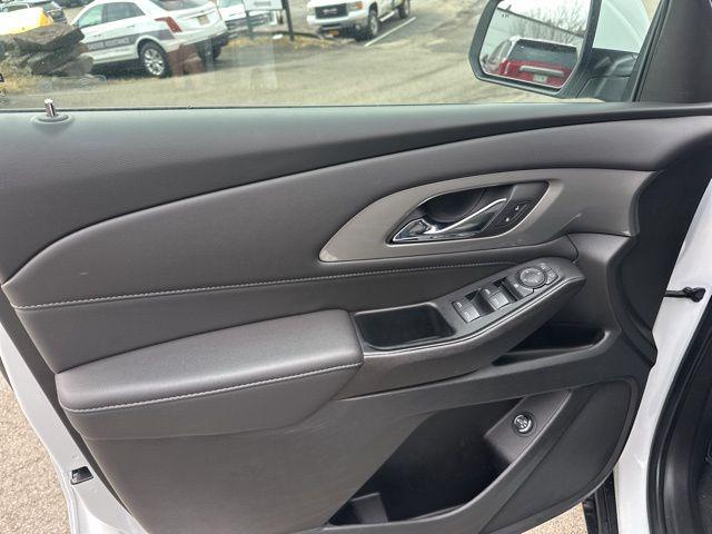 2023 Chevrolet Traverse FWD LT Cloth