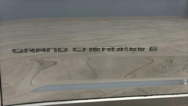 2026 Jeep Grand Cherokee Altitude 4x4