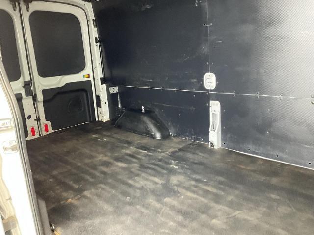2018 Ford Transit 148 WB Medium Roof Cargo