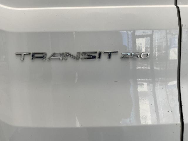 2018 Ford Transit 148 WB Medium Roof Cargo